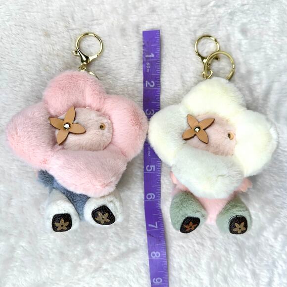 Vivienne mascot bag charm keychain puffer. NEW! Pink or white! Great gift! - Picture 2 of 3